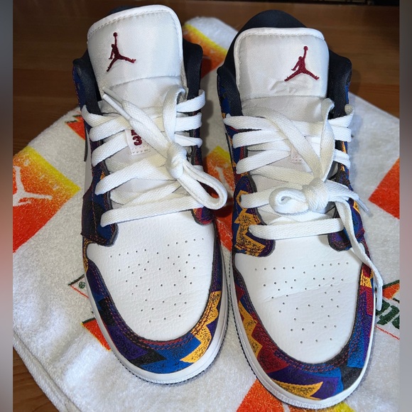 Jordan 1 Low Nothing But Net (GS)
Worn. No box.
6Y = Women’s 7 - Picture 1 of 5